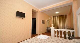 Гостиница Амэлиа Алушта Двухместный номер Делюкс с 1 кроватью и балконом-1